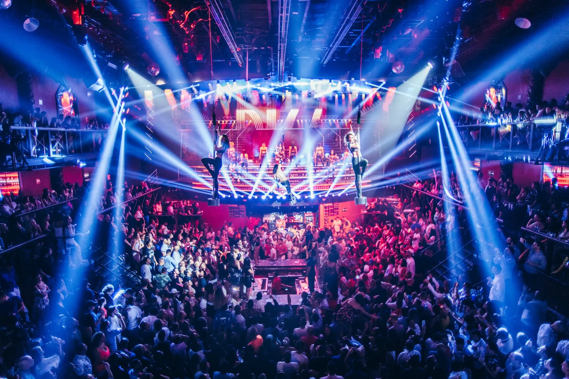 Coco Bongo Punta Cana with Open Bar and Hotel/Resort Pick Up – nightclub show with acrobats