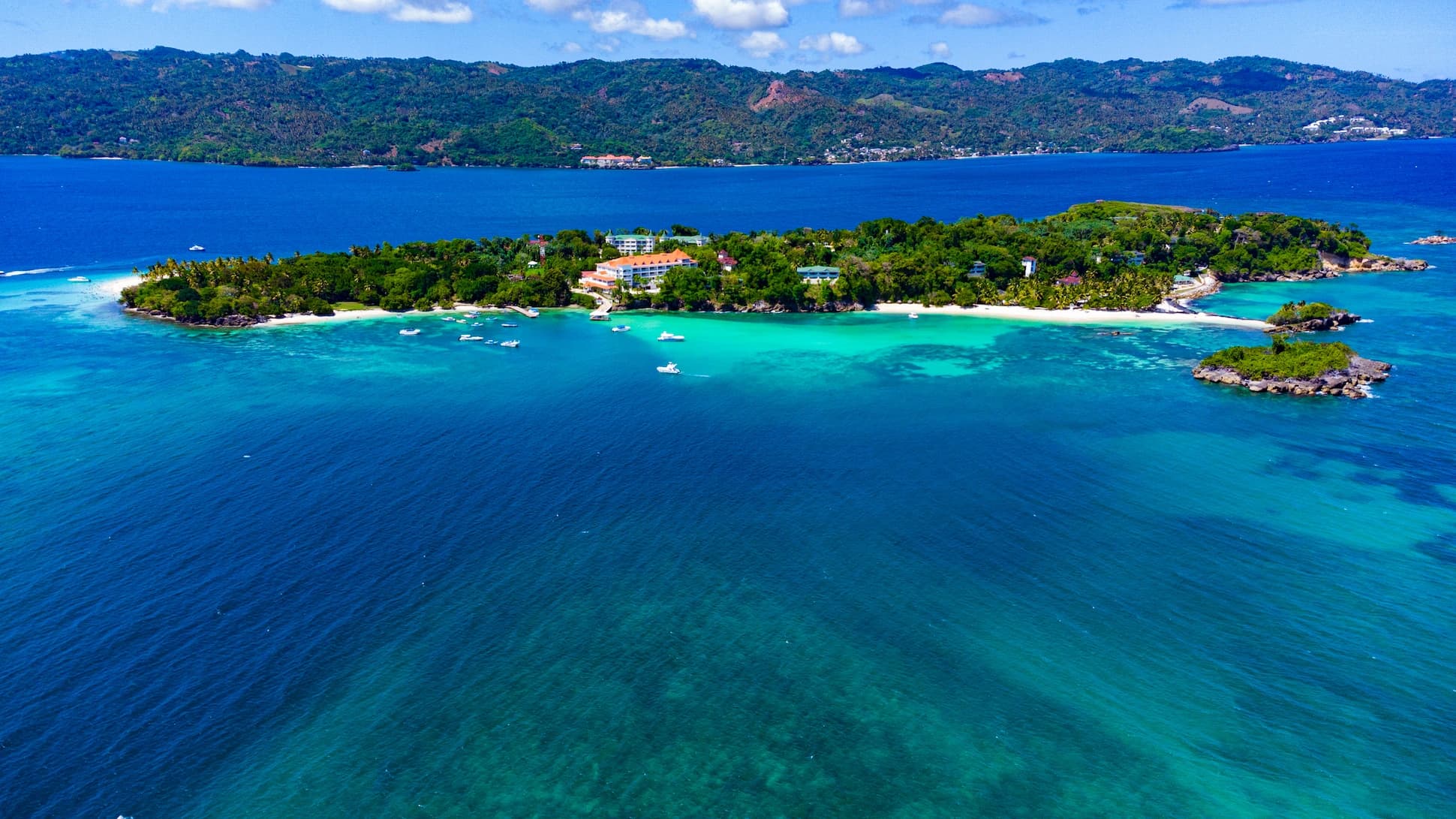 Cayo Levantado / Bacardi Island